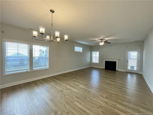 Building Photo - 279 Cromwell Ct