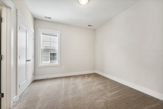 Building Photo - 1612 Tunnel St