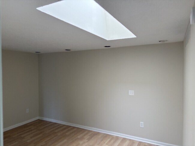 Building Photo - 27 Hillbridge Cir