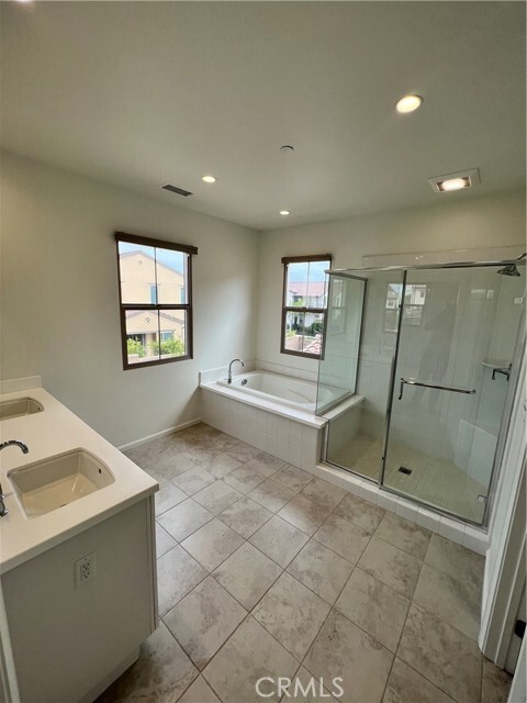 Building Photo - 163 Frontier