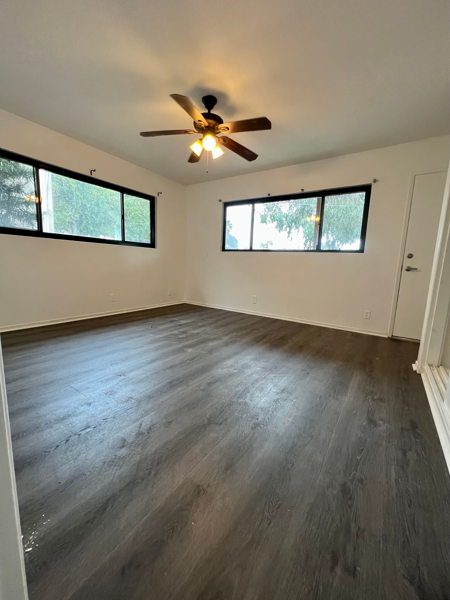 Building Photo - 2052 N Terrace Dr