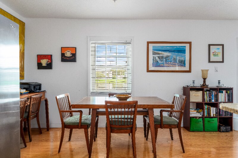 Building Photo - 204 Pompano Dr SE