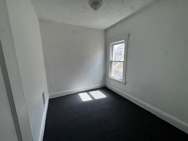 Building Photo - 880 Stevenson Rd