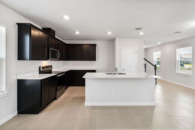 Building Photo - Beautiful 4/3 w/ Loft Energy Efficient Hom...