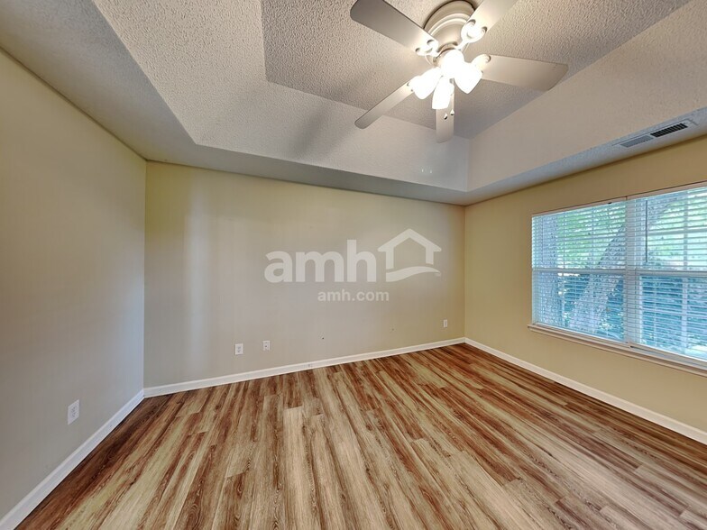 Building Photo - 4832 Asherton Pl NW