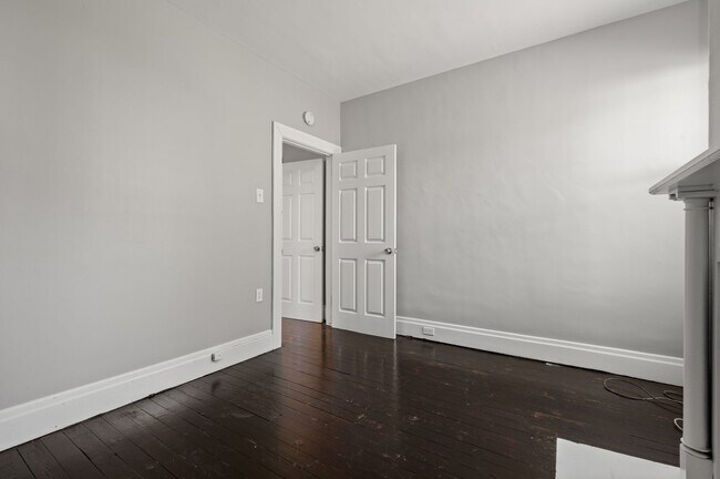 Building Photo - 362 Republic St