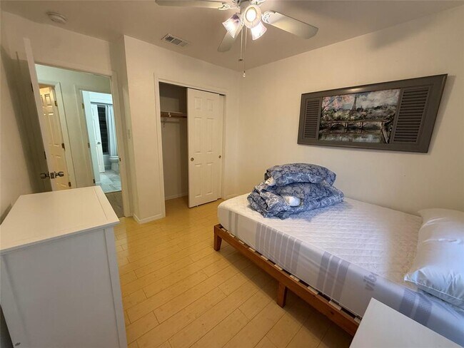 Building Photo - 6307 Huntleigh Way