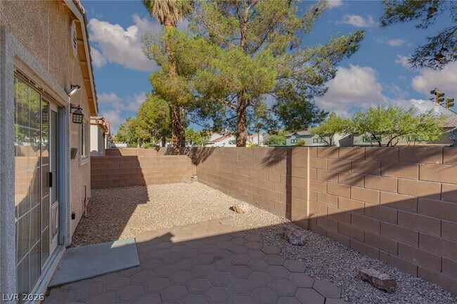 Building Photo - 5748 Chisolm Trail