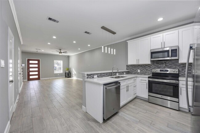 Building Photo - 4903 Mallow St