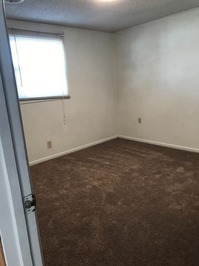 Building Photo - 2007 Lake Elmo Dr