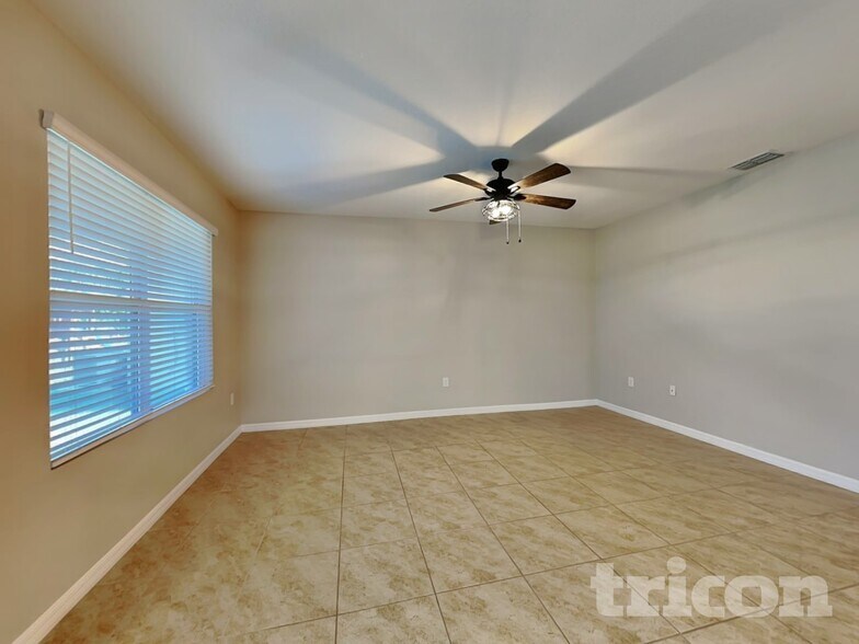 Building Photo - 5765 Arlington River Dr.