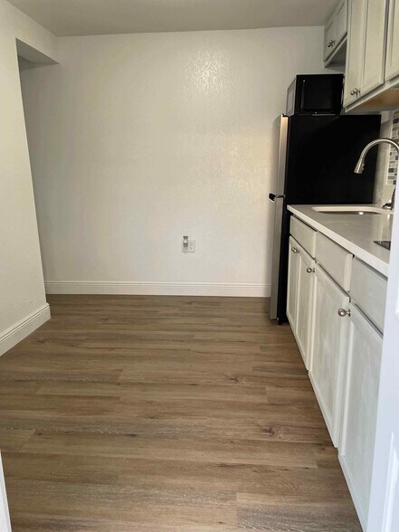 Building Photo - 3902 W Sligh Ave