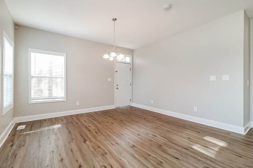 Building Photo - 1320 Ujamaa Dr