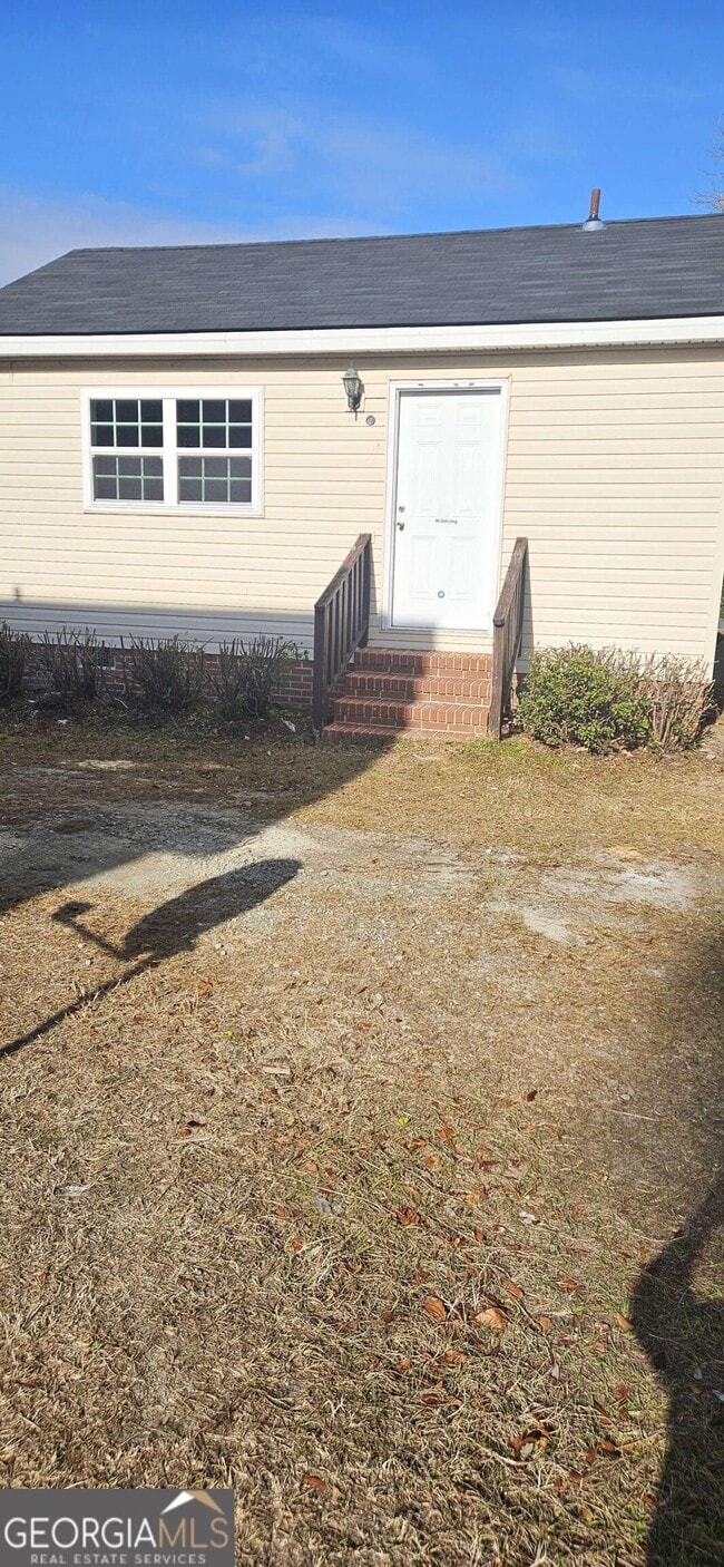 Building Photo - 860 Northside Dr E