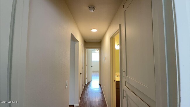 Building Photo - 4418 N 53rd Ln