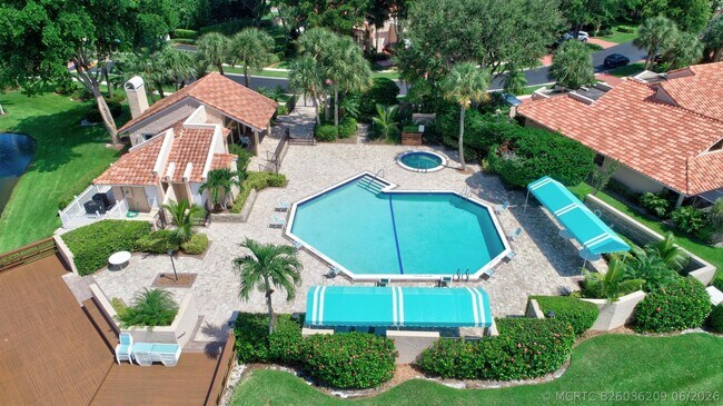 Building Photo - 22667 Meridiana Dr