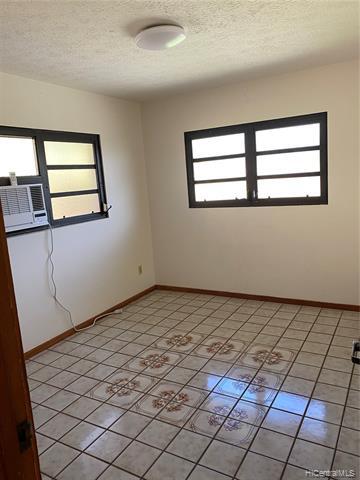 Building Photo - 1580 Ala Hahanui St