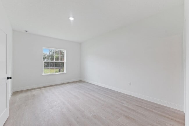 Building Photo - 5256 SW 155th Loop