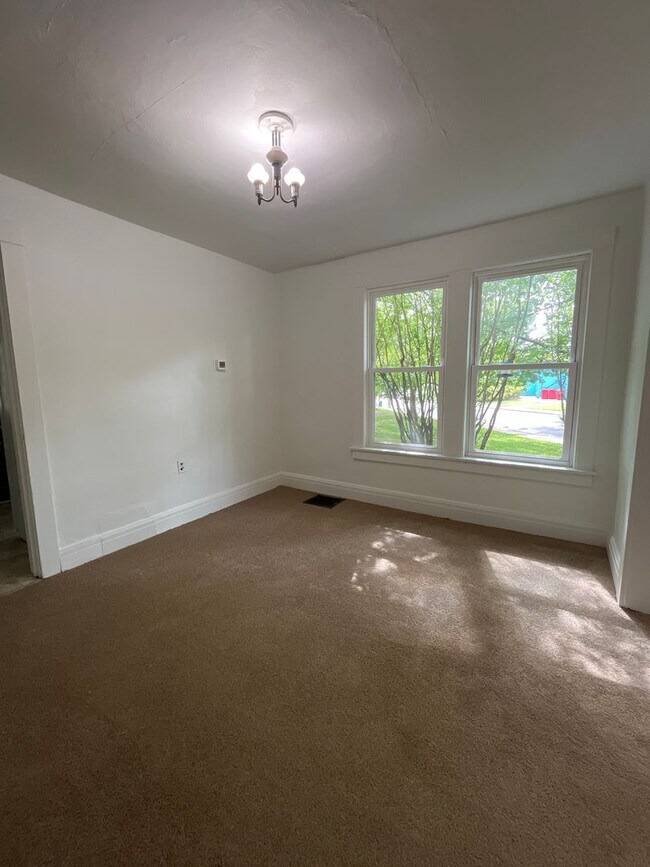 Building Photo - 3 Br 1 Bath Twin Home available in Bethlehem