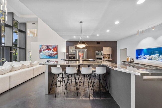 Building Photo - 3824 Gaines Dr