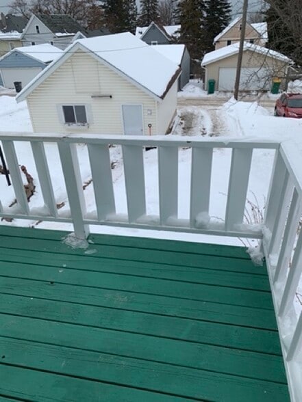 deck facing back yard - 1818 E 7th St