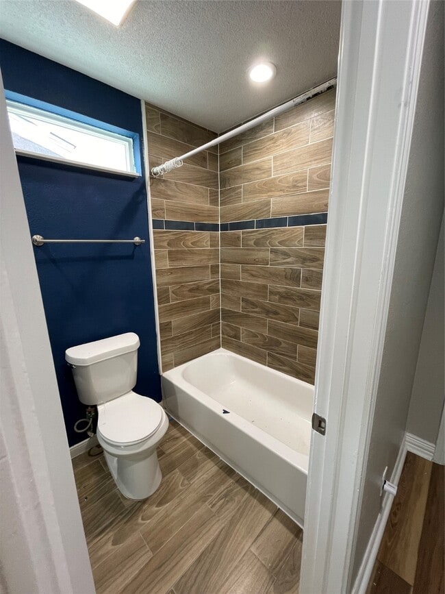 Building Photo - 10315 Sommerville Ave