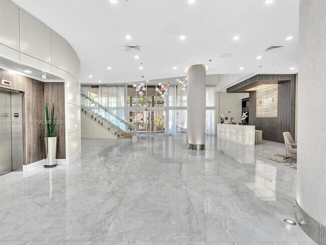 Building Photo - 18800 NE 29th Ave