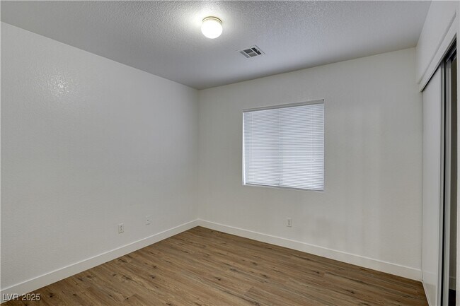 Building Photo - 10046 Catseye Cove Ct