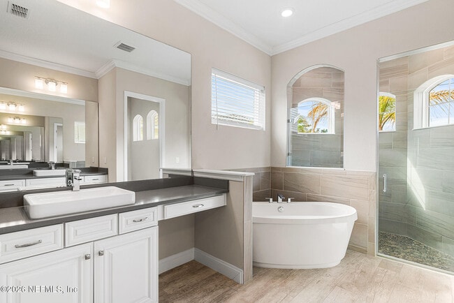 Building Photo - 126 Brasilla Ave