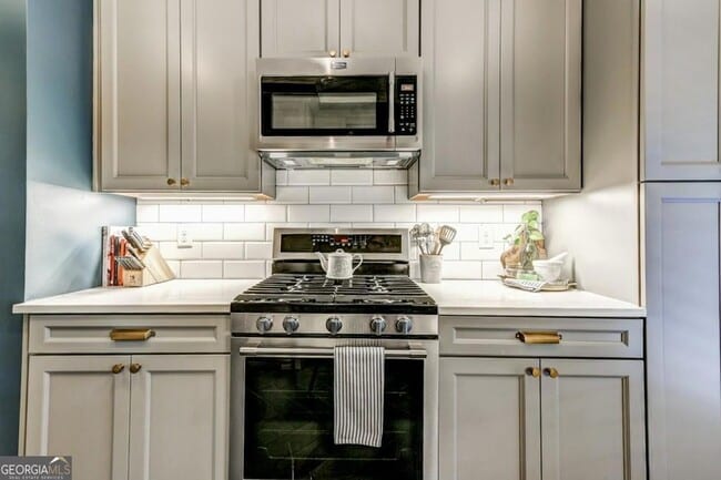 Building Photo - 28 Collier Rd NW