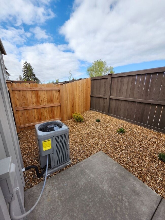 Building Photo - 21181 SE Golden Market Ln