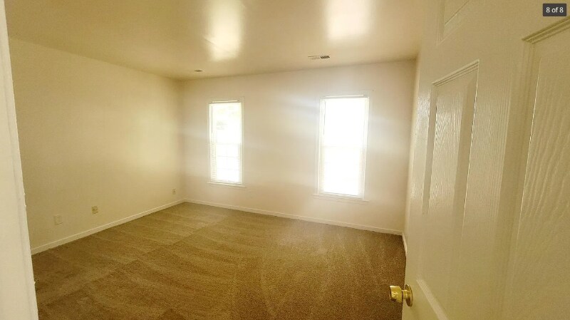 Building Photo - 9305 Fox Run Dr