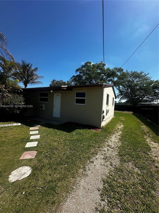 Building Photo - 26445 SW 139th Ave