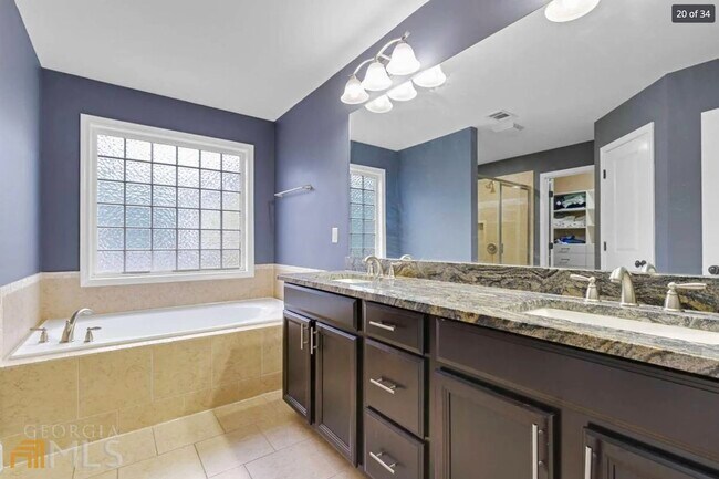 Building Photo - 1094 Mendell Cir NE