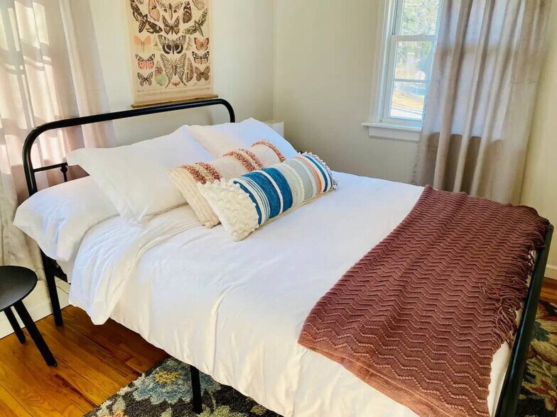 Building Photo - 19 Curt Blvd