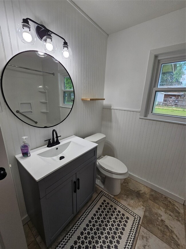 Building Photo - 1300 Lawrence St