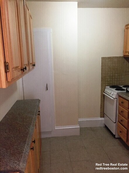 Building Photo - 470 Beacon St