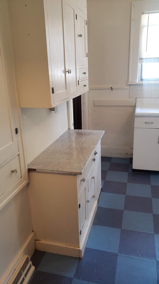 Building Photo - 803 E Flint St