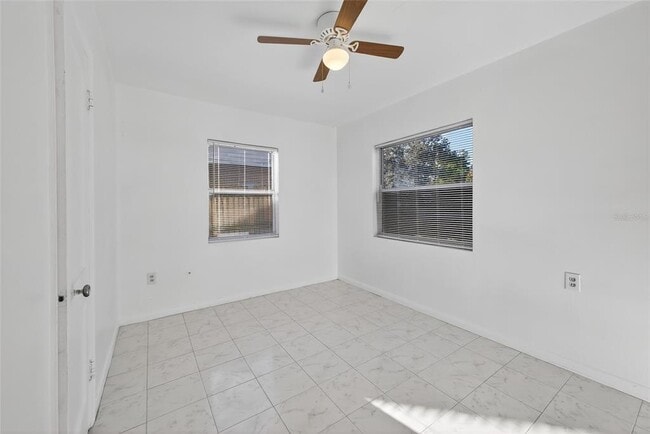 Building Photo - 147 Palm Dr