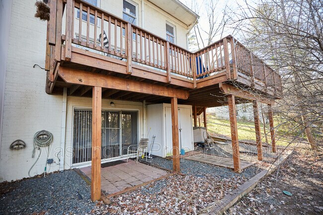 Building Photo - 1670 Wainwright Dr