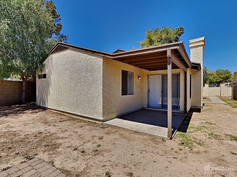 Building Photo - 4763 W Menadota Dr
