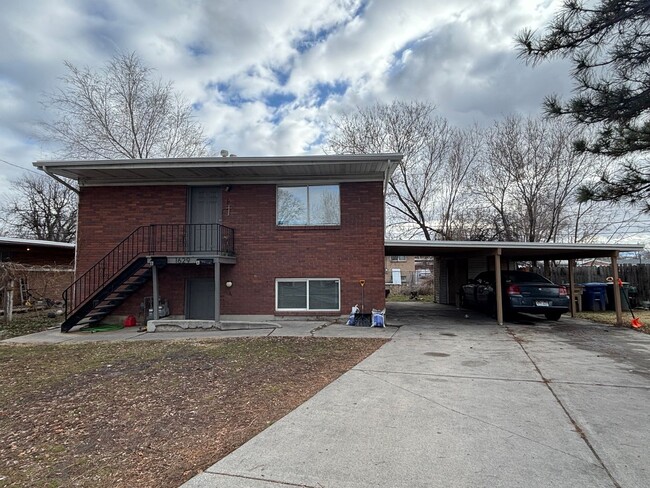 Building Photo - 1629 Talisman Cir N