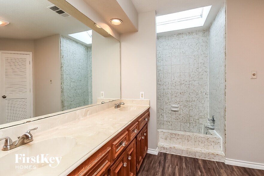 Building Photo - 15806 Afore Dr