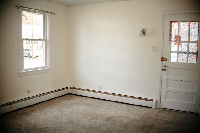 Building Photo - 1078 Kelly Dr
