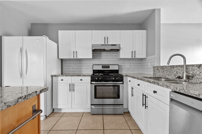 Primary Photo - 15835 S Alley Ct