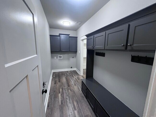 Building Photo - 206 Bridgewood Dr