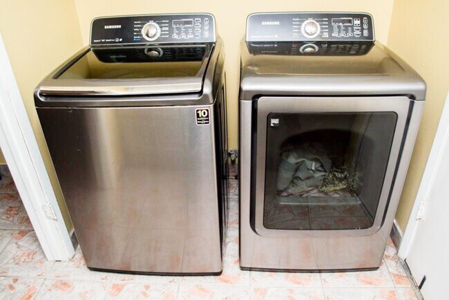 Building Photo - 10114 Kirkvale Dr