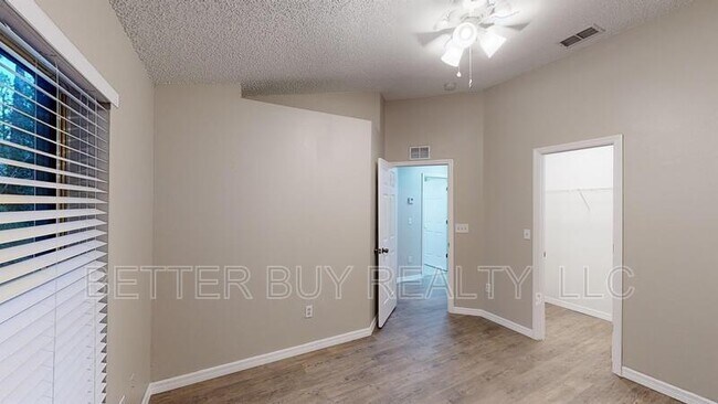 Building Photo - 23 Burning Tree Pl