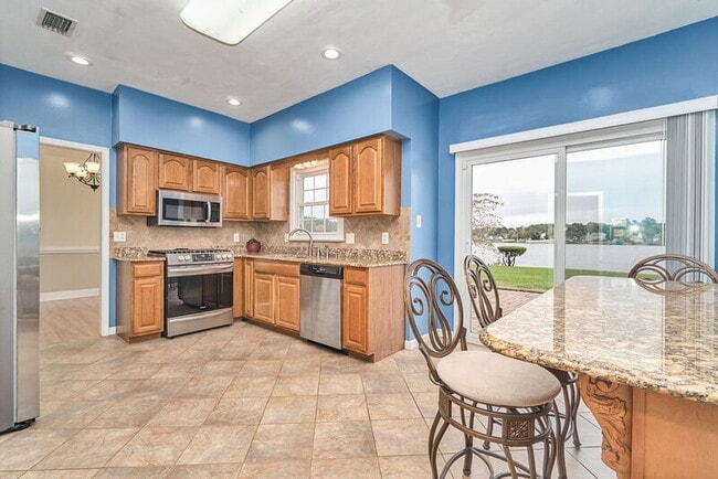 Building Photo - 625 Creekwood Dr
