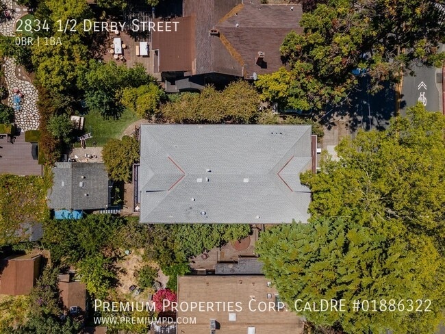 Building Photo - 2834 1/2 Derby Street-